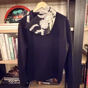 Versace Baroque-Print Zip Hoodie