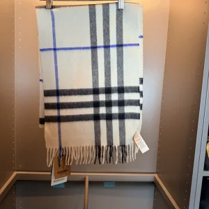 Burberry Reversible Cashmere Check Scarf