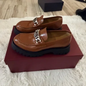 Gucci Interlocking G Chain Loafers